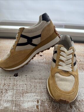 Veronica Beard Valentina brown sneakers. Size 7